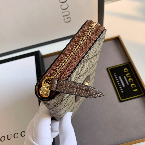 グッチ財布コピー内部構造